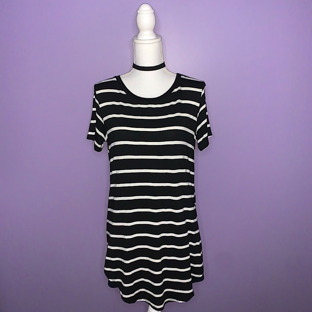 Forever 21 Black and White Striped Tunic Top